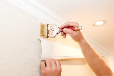 Pose de papier peint à Égreville — revêtements muraux et toiles de verre